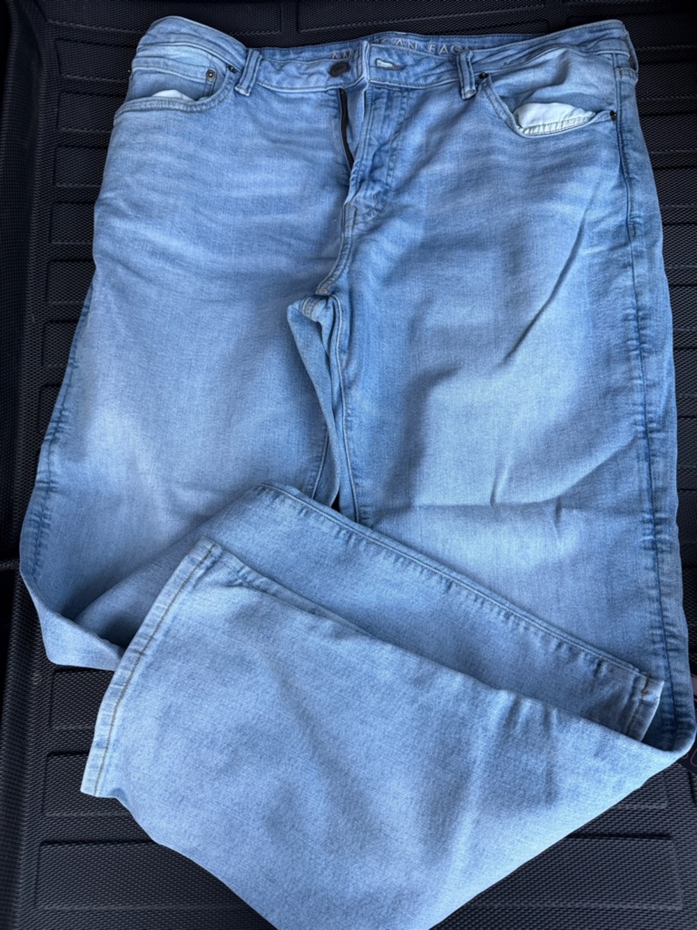 American Eagle Outfitters Light Blue Relaxed Jeans